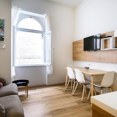 Street Buzz Old Town Apartment By Duhomes Дубровник Екстериор снимка