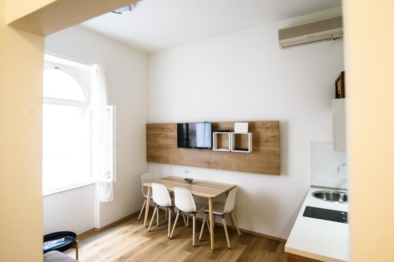 Street Buzz Old Town Apartment By Duhomes Дубровник Екстериор снимка