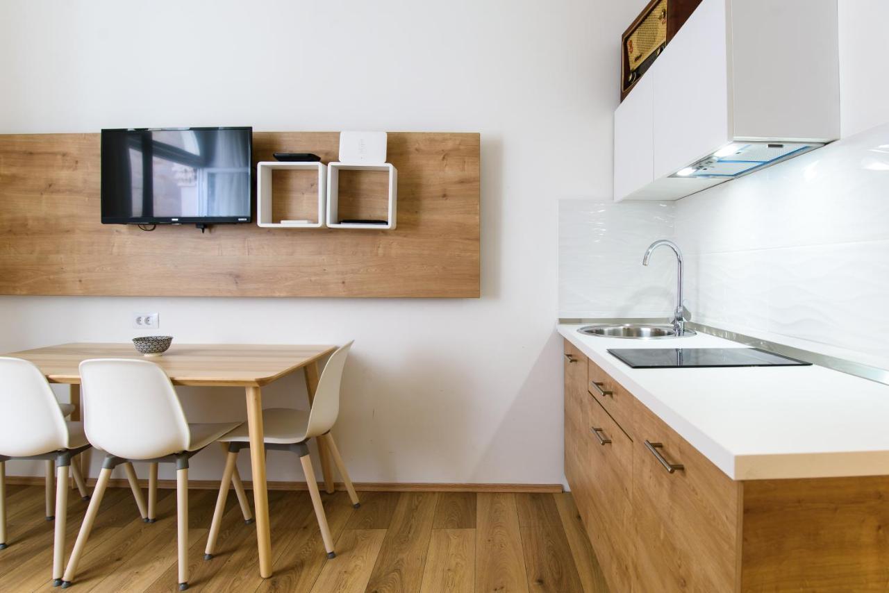 Street Buzz Old Town Apartment By Duhomes Дубровник Екстериор снимка
