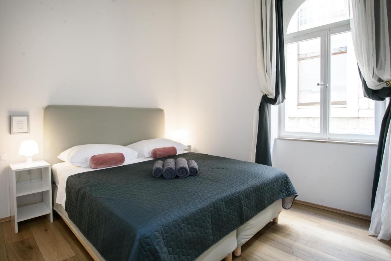 Street Buzz Old Town Apartment By Duhomes Дубровник Екстериор снимка