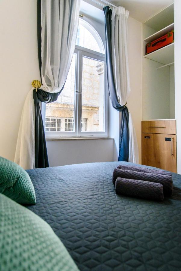 Street Buzz Old Town Apartment By Duhomes Дубровник Екстериор снимка