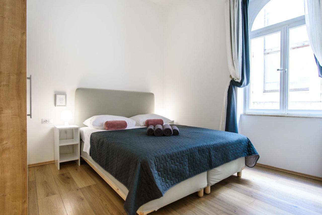 Street Buzz Old Town Apartment By Duhomes Дубровник Екстериор снимка